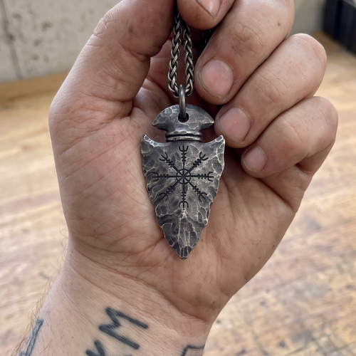 Vegvisir Arrowhead Pendant